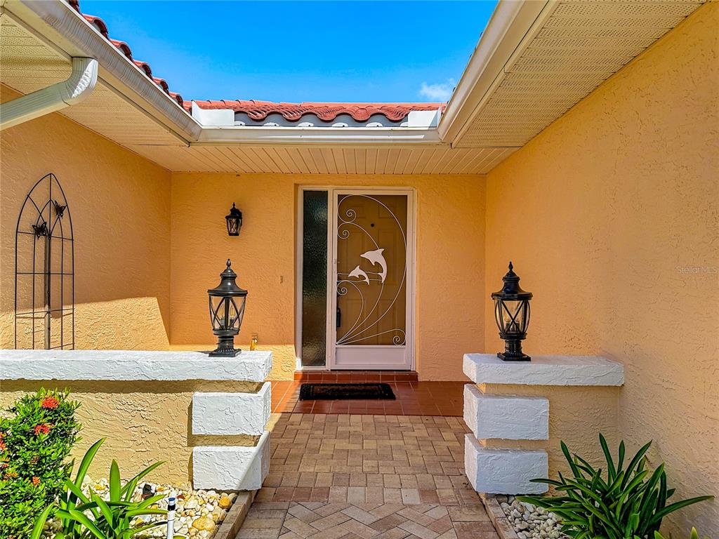 2005 NEW BEDFORD DRIVE, SUN CITY CENTER, FL — photo 5 of 30