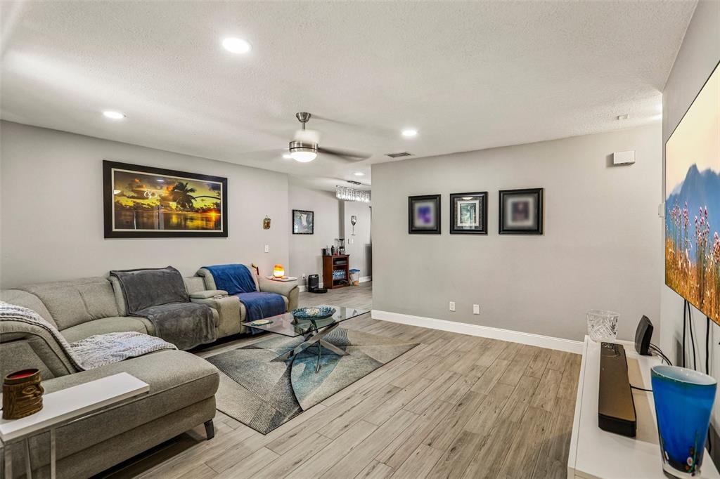 430 TANGERINE DRIVE, OLDSMAR, FL — photo 4 of 19