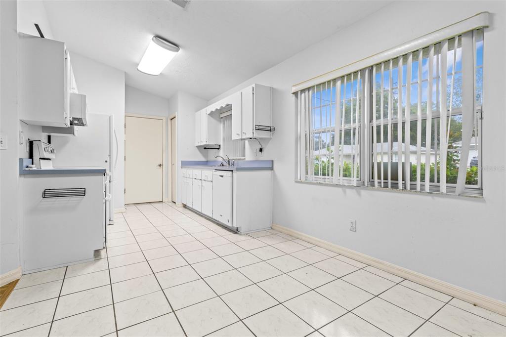 13618 SE 51ST AVENUE, SUMMERFIELD, FL — photo 4 of 22