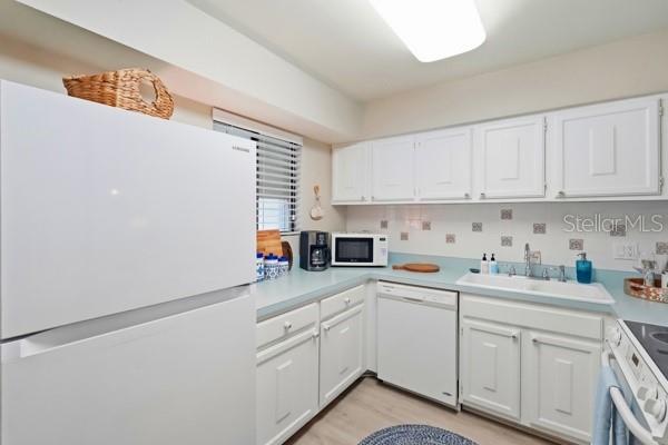 1801 GULF DRIVE N UNIT 219, BRADENTON BEACH, FL — photo 3 of 30