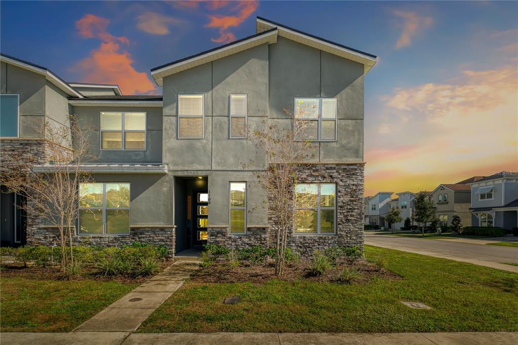 1700 TROPICAL PALMS CIRCLE