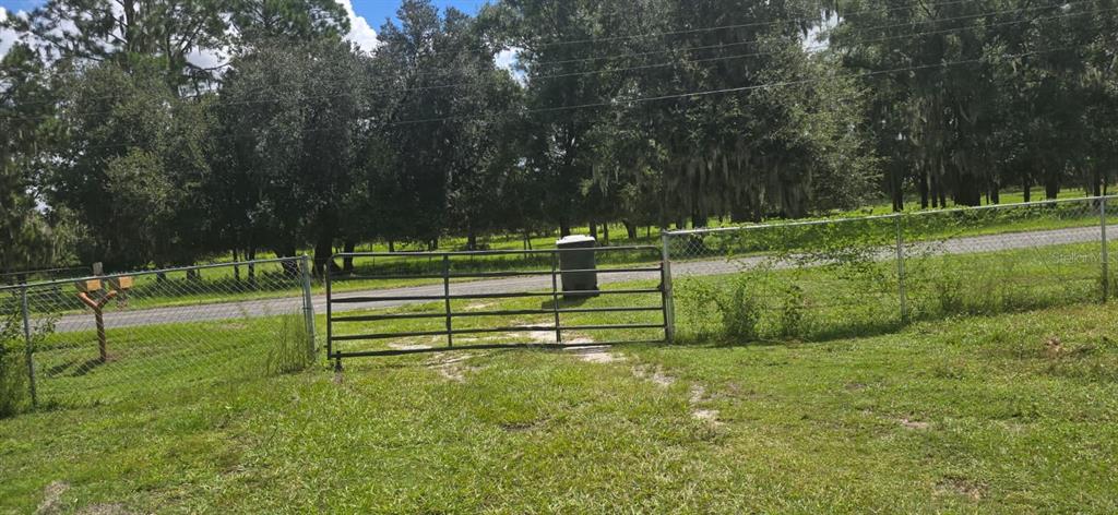 4511 E KEYSVILLE ROAD, LITHIA, FL — photo 2 of 14