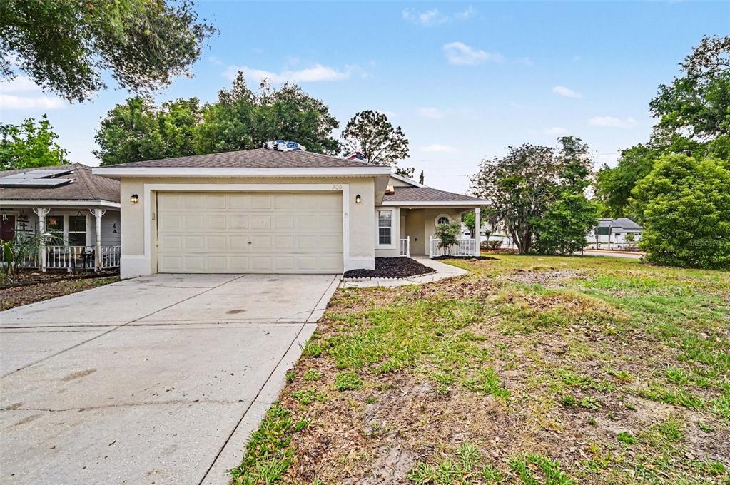 700 KENMOORE COURT