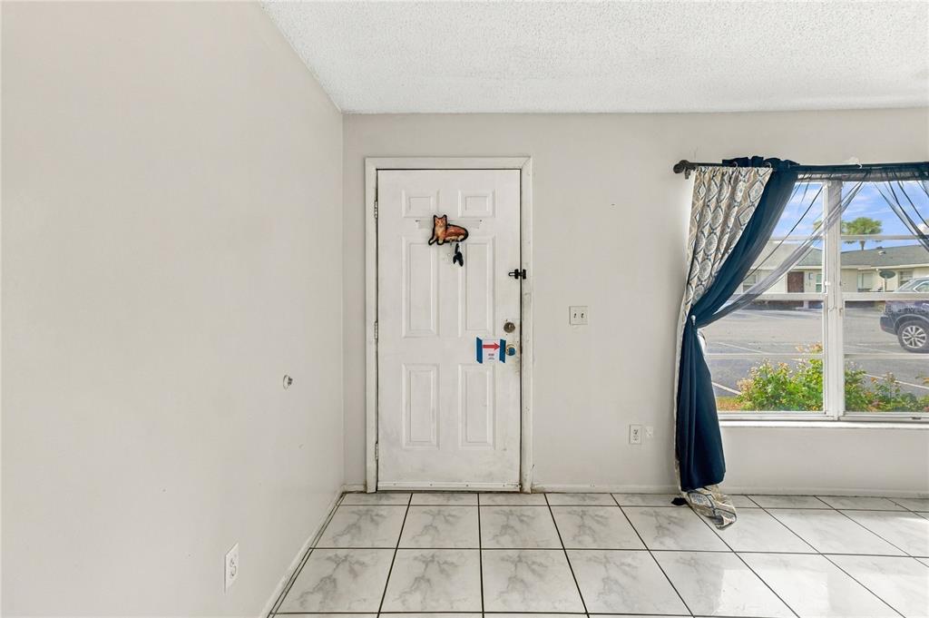 99 LAKE VILLA WAY, KISSIMMEE, FL — photo 3 of 22