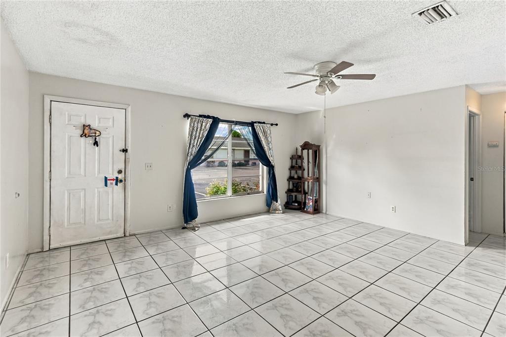 99 LAKE VILLA WAY, KISSIMMEE, FL — photo 4 of 22