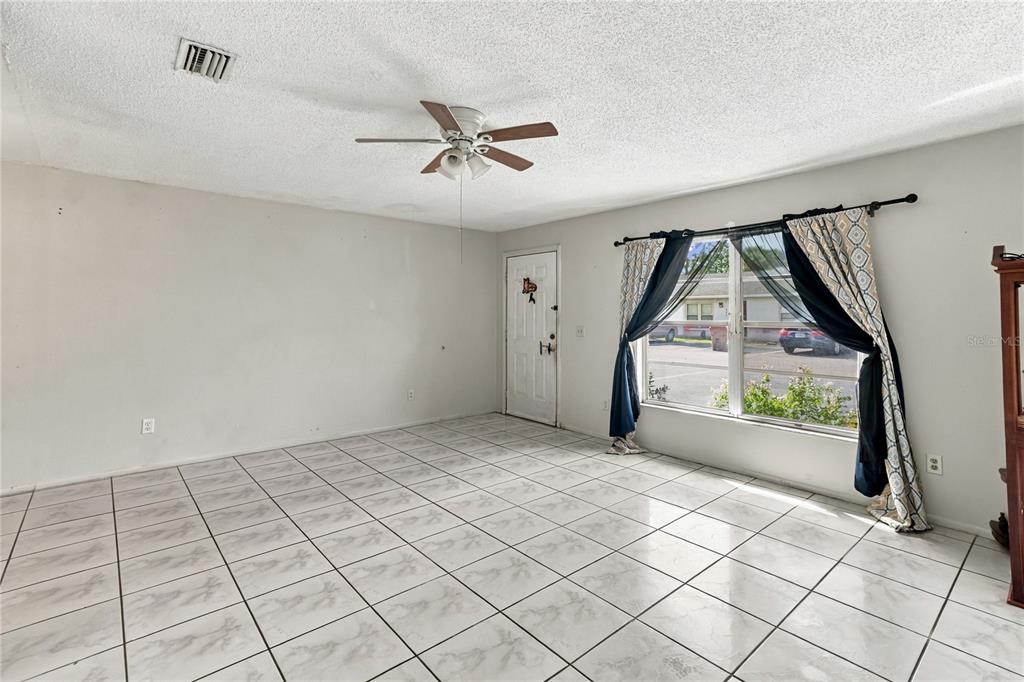 99 LAKE VILLA WAY, KISSIMMEE, FL — photo 5 of 22