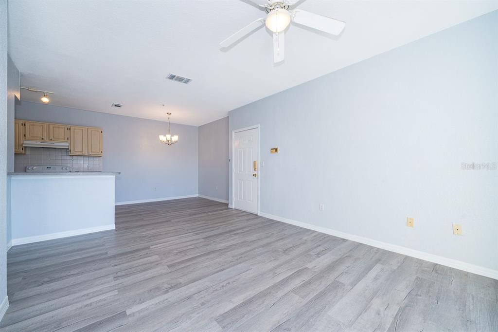 8900 LEGACY COURT UNIT 204, KISSIMMEE, FL — photo 4 of 27