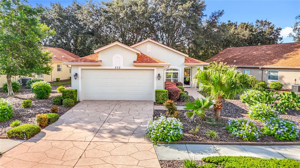 232 CENTER OAK CIRCLE