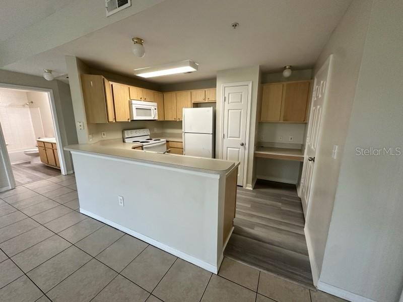 2025 ERVING CIRCLE UNIT 306, OCOEE, FL — photo 4 of 8