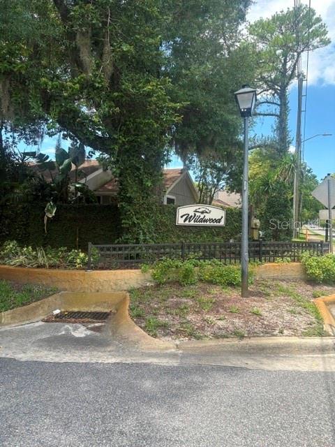 725 LAKESIDE DRIVE
