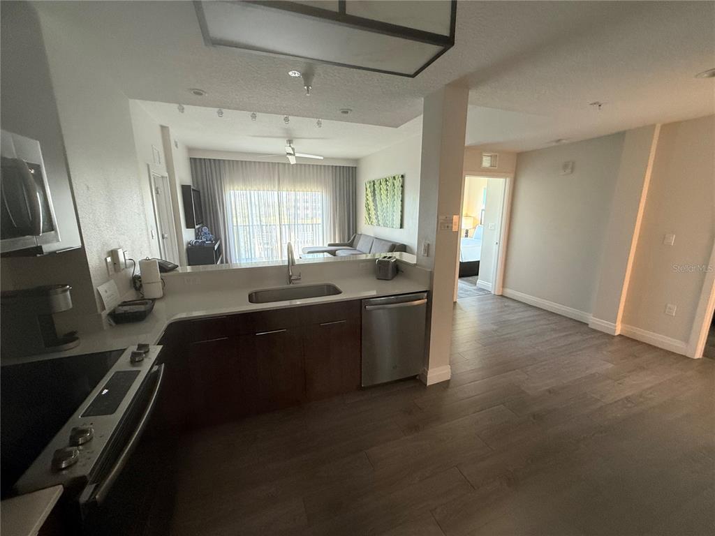 14501 GROVE RESORT AVENUE UNIT 2219, WINTER GARDEN, FL — photo 2 of 32