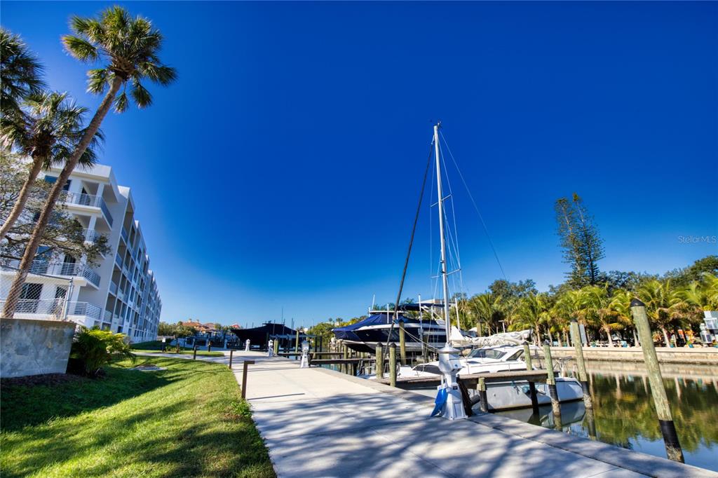 1703 N TAMIAMI TRAIL UNIT 203, SARASOTA, FL — photo 3 of 5