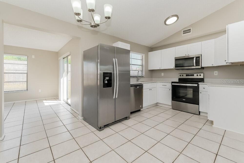 8364 GREYSTONE DRIVE, LAKELAND, FL — photo 5 of 16