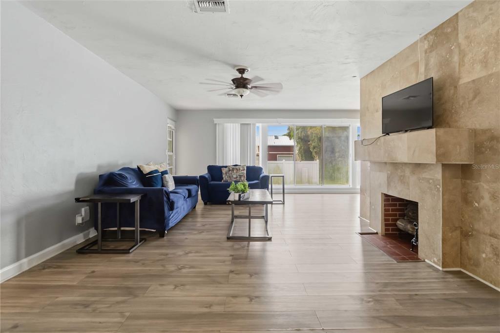 582 REVILO BOULEVARD, DAYTONA BEACH, FL — photo 5 of 26