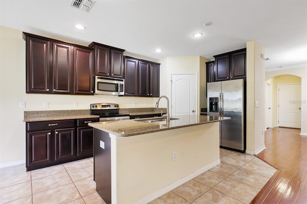 2724 GARDEN FALLS DRIVE, BRANDON, FL — photo 3 of 30