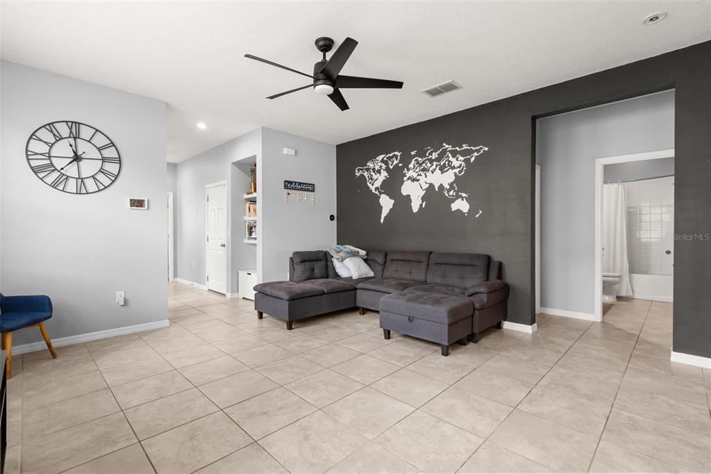 2401 AVIAN LOOP, KISSIMMEE, FL — photo 3 of 30
