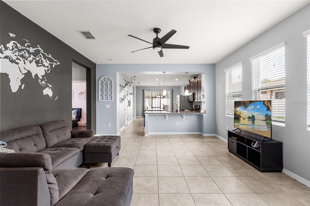 2401 AVIAN LOOP, KISSIMMEE, FL — photo 4 of 30