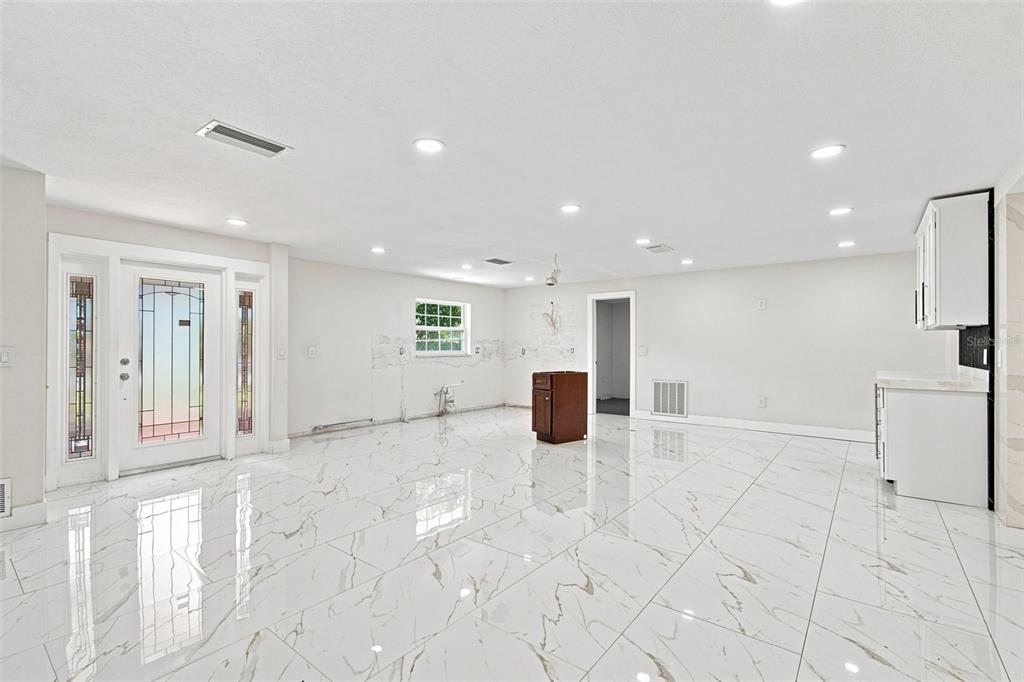6463 1ST AVENUE N, ST PETERSBURG, FL — photo 3 of 30