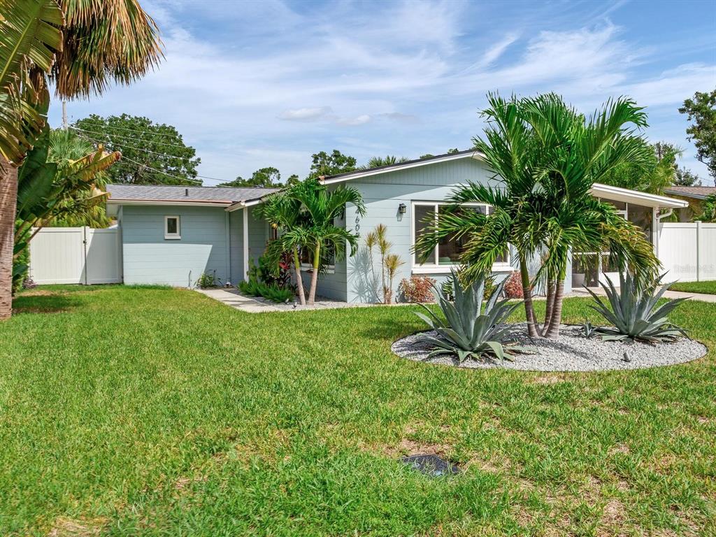 4609 W HAWTHORNE ROAD, TAMPA, FL — photo 3 of 30
