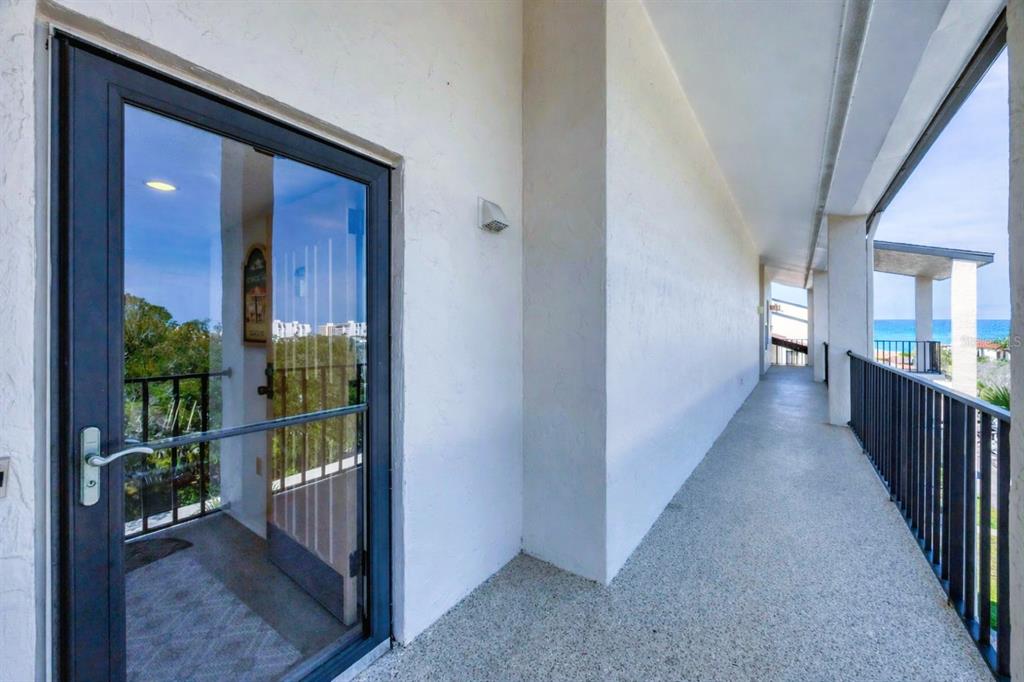 6285 MIDNIGHT PASS ROAD UNIT 403