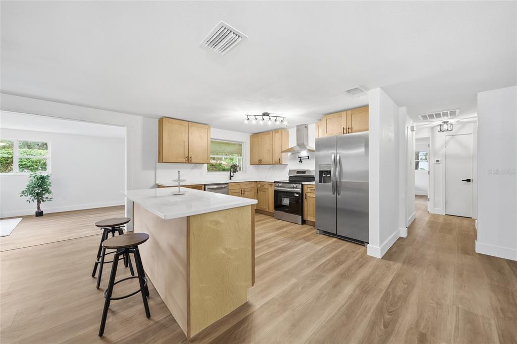 3027 REDWOOD AVENUE, LAKELAND, FL — photo 4 of 30