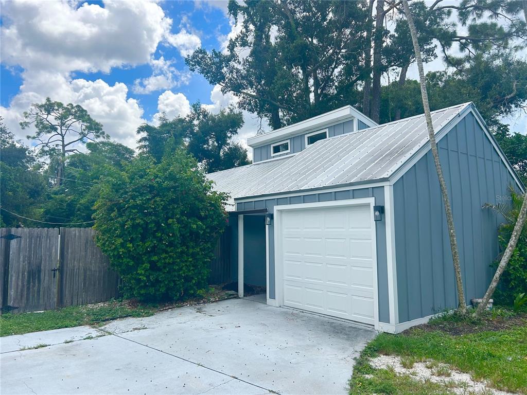 4219 MURDOCK AVENUE, SARASOTA, FL — photo 2 of 16
