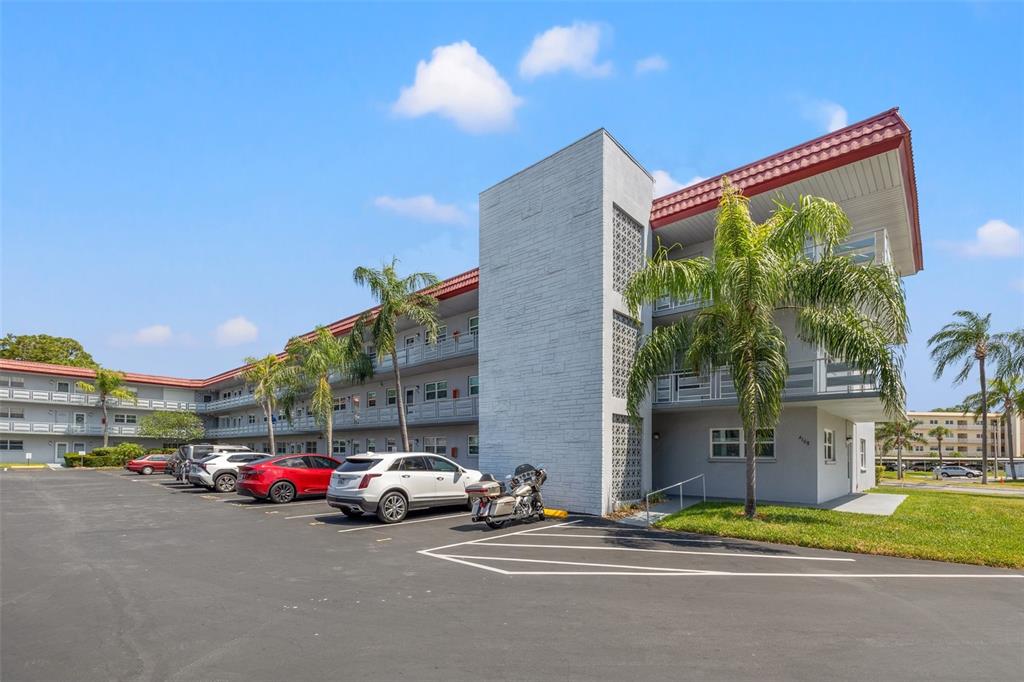 5660 80TH STREET N UNIT A208