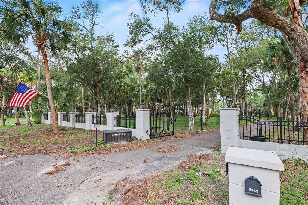 8224 REVELS ROAD, RIVERVIEW, FL — photo 2 of 30