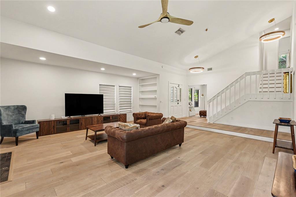8224 REVELS ROAD, RIVERVIEW, FL — photo 4 of 30