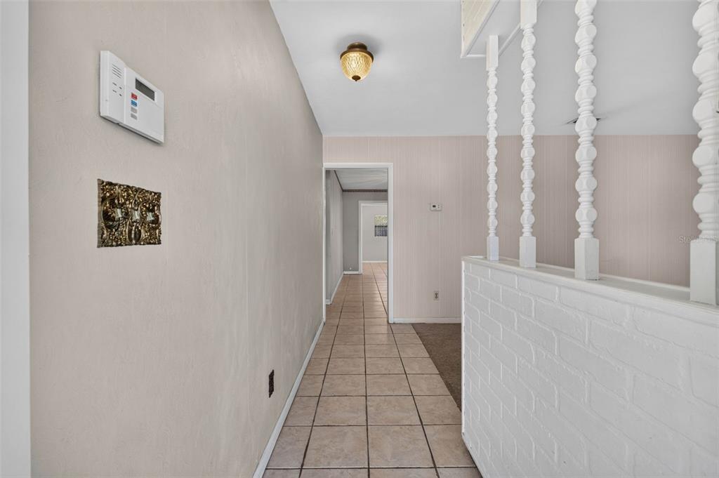 3312 W BURKE STREET, TAMPA, FL — photo 5 of 30