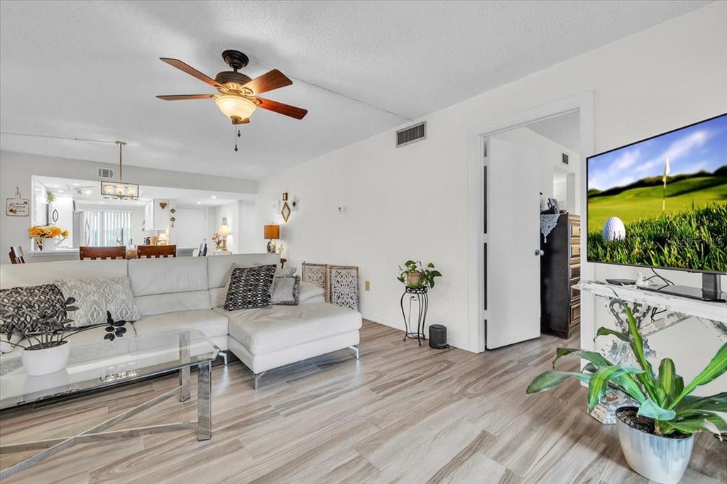 5209 WEDGEWOOD LANE UNIT 17, SARASOTA, FL — photo 5 of 30