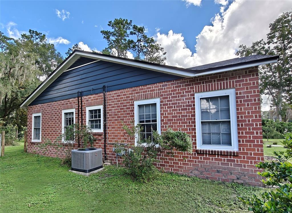 1326 NW 10TH AVENUE, GAINESVILLE, FL — photo 2 of 30
