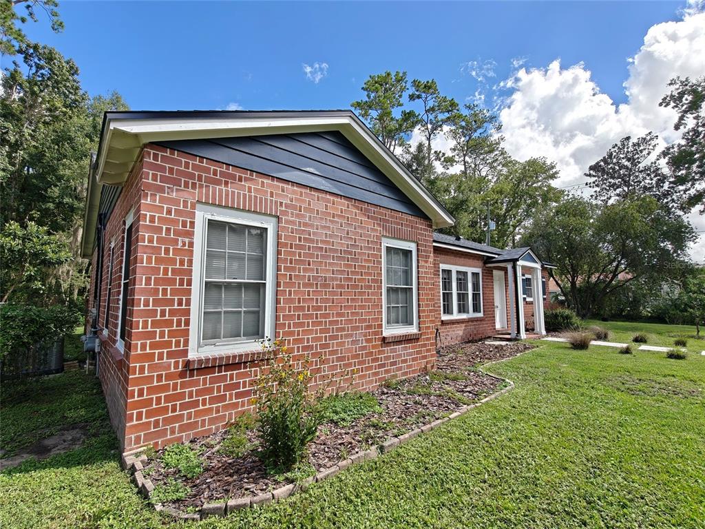 1326 NW 10TH AVENUE, GAINESVILLE, FL — photo 3 of 30