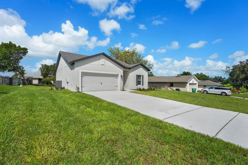 850 GLASGOW AVENUE, DELTONA, FL — photo 3 of 30