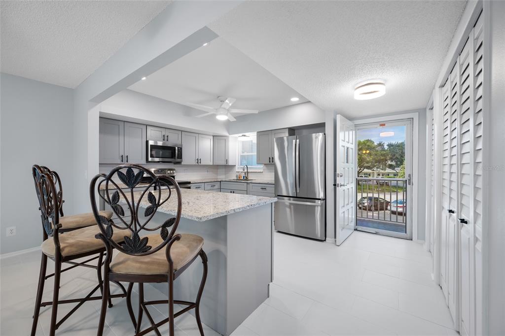 2258 WORLD PARKWAY BOULEVARD W UNIT 40, CLEARWATER, FL — photo 4 of 30