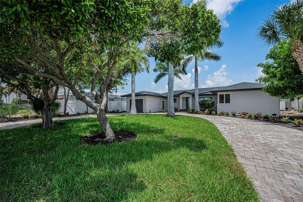 1014 BOCA CIEGA ISLE DRIVE