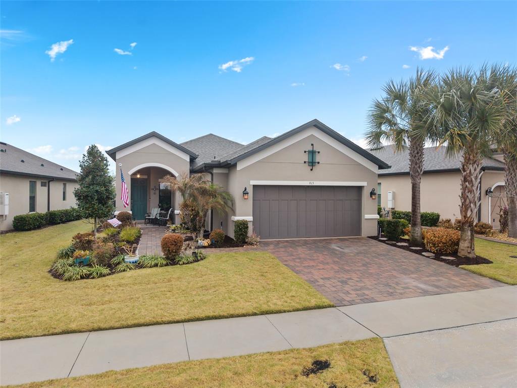915 BRAEWOOD DRIVE