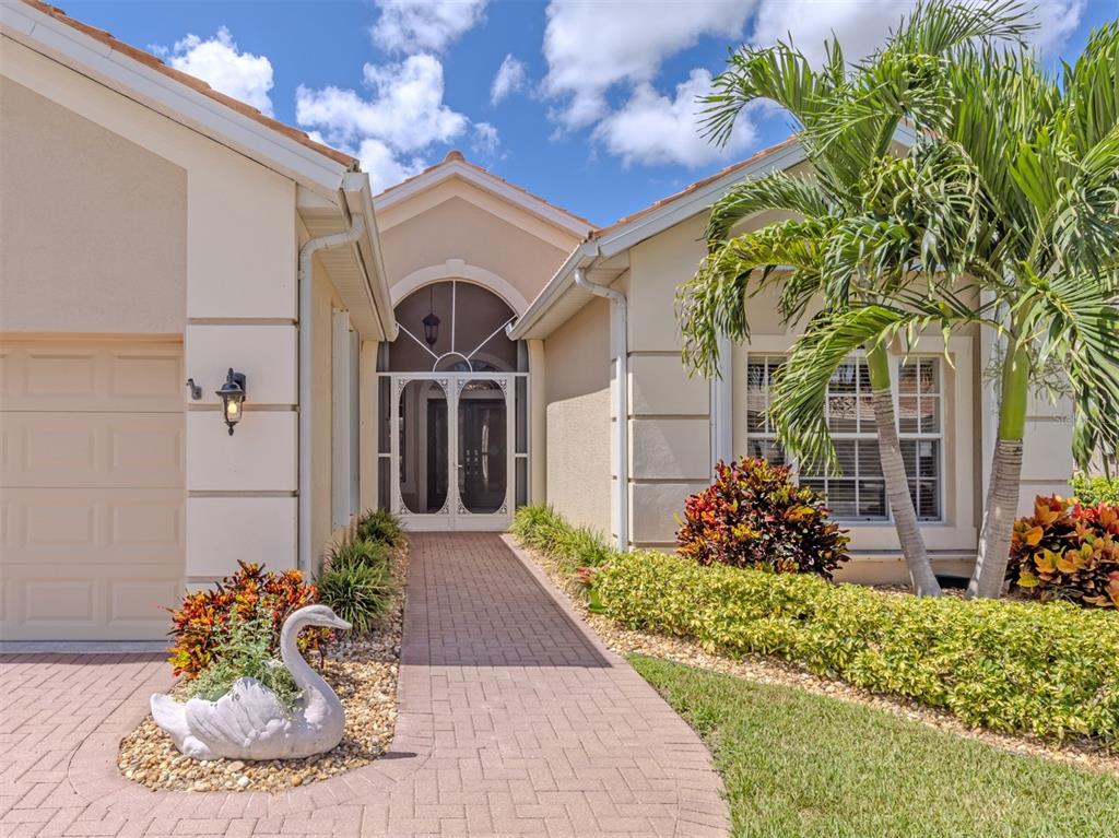 685 MISTY PINE DRIVE, VENICE, FL — photo 2 of 30