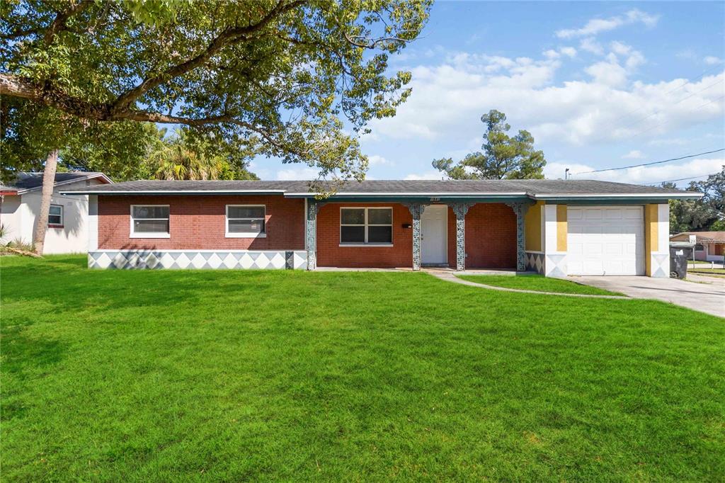 1841 N POWERS DRIVE
