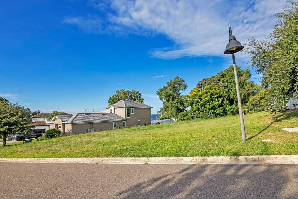 1828 MOORINGS COURT