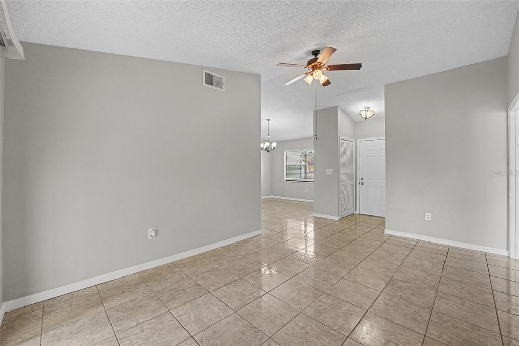 32 YORK COURT, KISSIMMEE, FL — photo 5 of 15