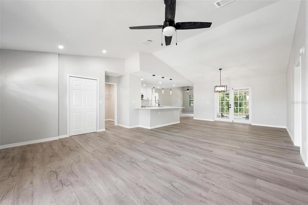 172 SHADY PINE LANE, NOKOMIS, FL — photo 4 of 30