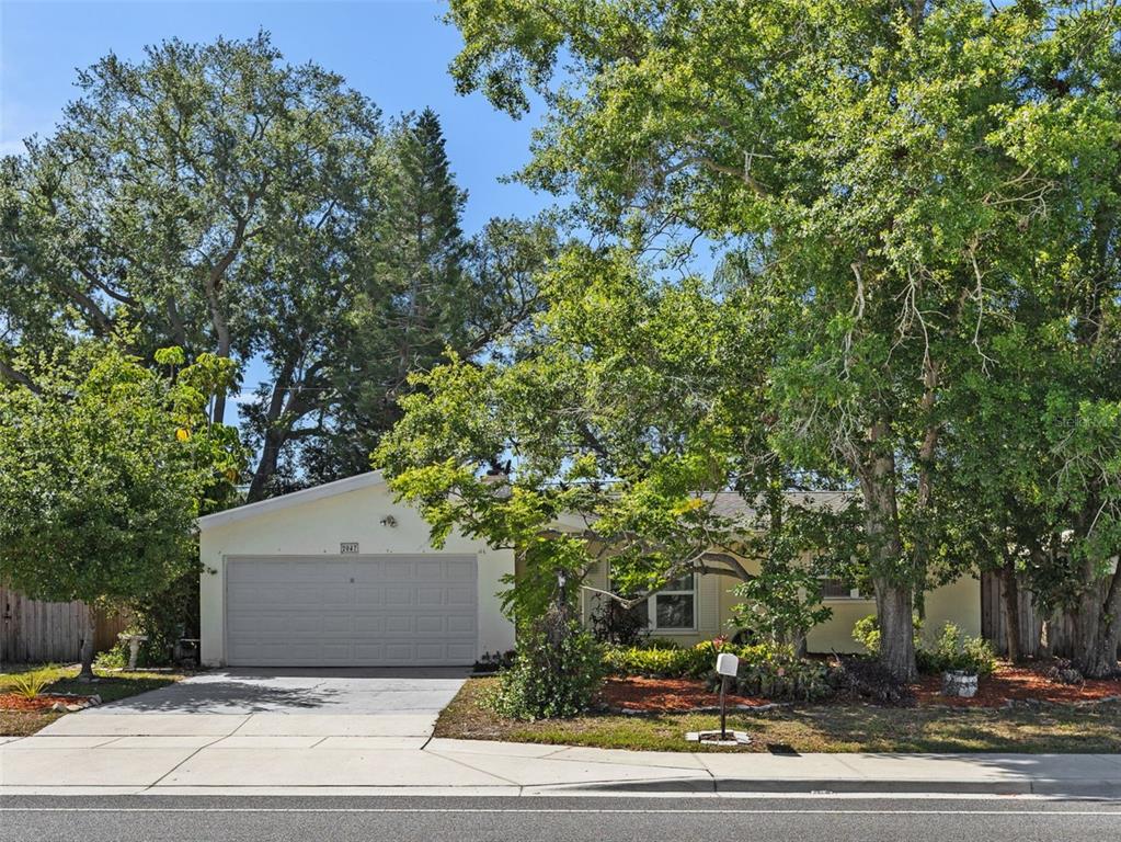 2047 GREENBRIAR BOULEVARD