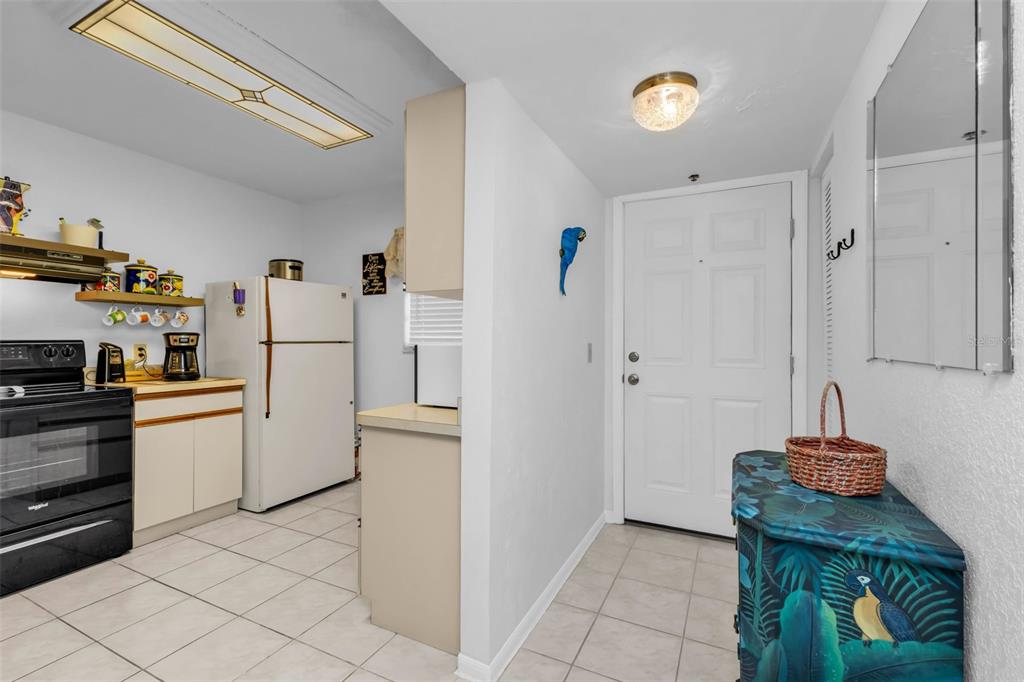 175 KINGS HIGHWAY UNIT 626, PUNTA GORDA, FL — photo 2 of 30
