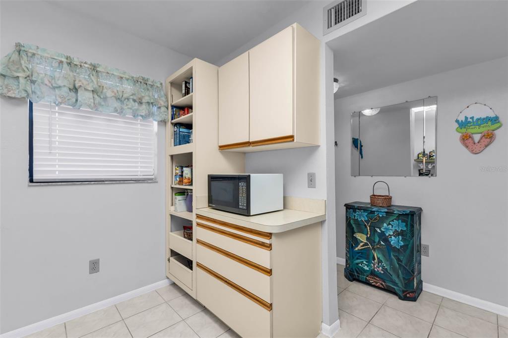 175 KINGS HIGHWAY UNIT 626, PUNTA GORDA, FL — photo 4 of 30