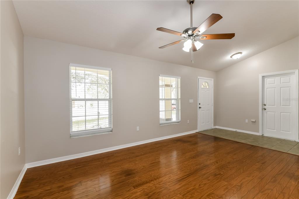 840 HIGH POINTE CIRCLE, MINNEOLA, FL — photo 2 of 15