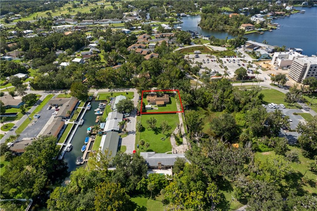 149 & 151 SE Paradise Point ROAD, CRYSTAL RIVER, FL — photo 4 of 30