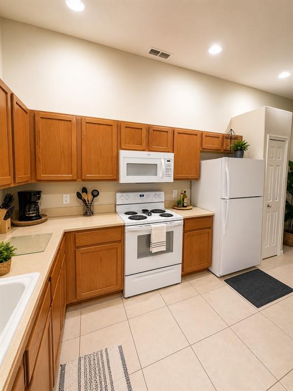 2555 ONEIDA LOOP, KISSIMMEE, FL — photo 2 of 15