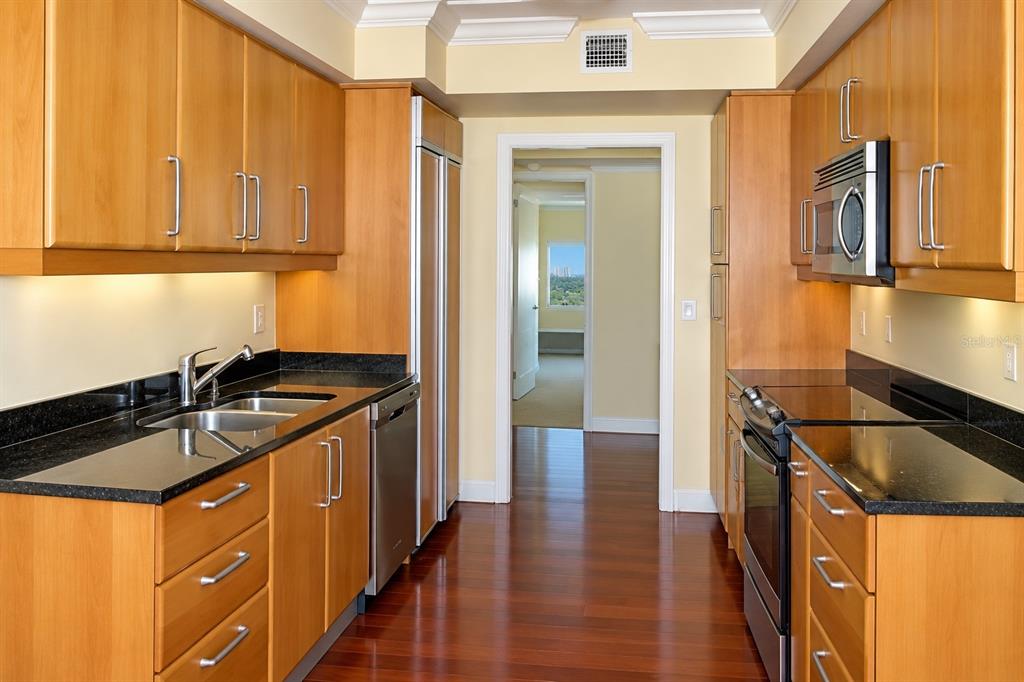 16500 COLLINS AVENUE UNIT 956, SUNNY ISLES BEACH, FL — photo 4 of 10