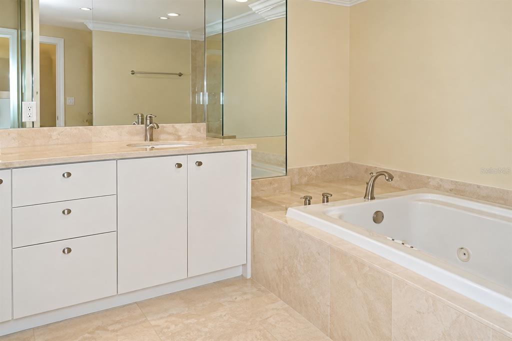16500 COLLINS AVENUE UNIT 956, SUNNY ISLES BEACH, FL — photo 5 of 10